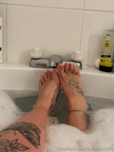 Who likes pretty toes part 1