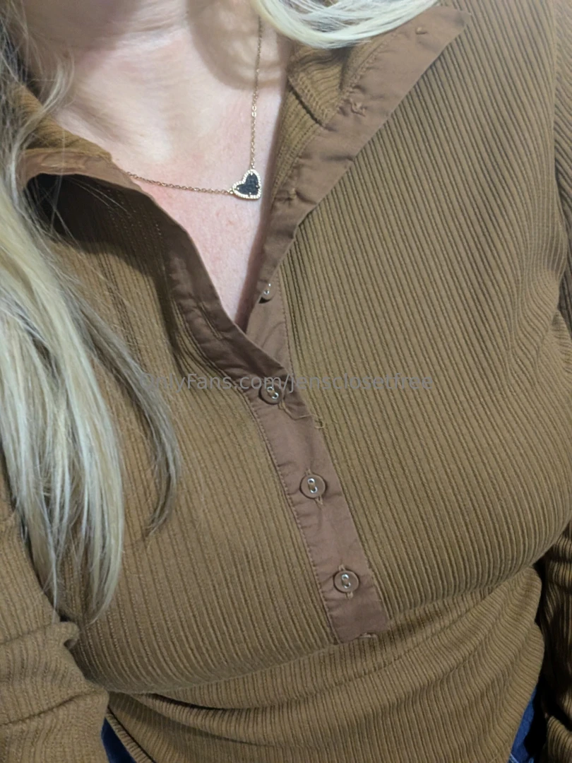 Help me undo these buttons jenscloset 