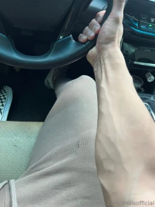 So horny rn im tryna grip someone just like this dm me