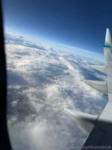 Someone want to cum give me head on the plane