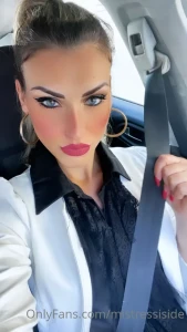 Pronta per andare shopping findom