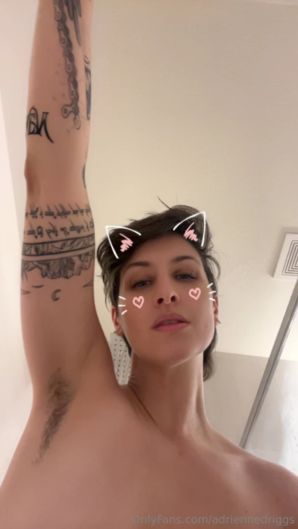 Guess who got a new tattoo and now shower time is spicy in a whole new 