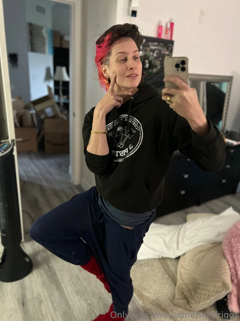 Happy humps day more chaotic off schedule posting for you since moving 