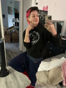 Happy humps day more chaotic off schedule posting for you since moving