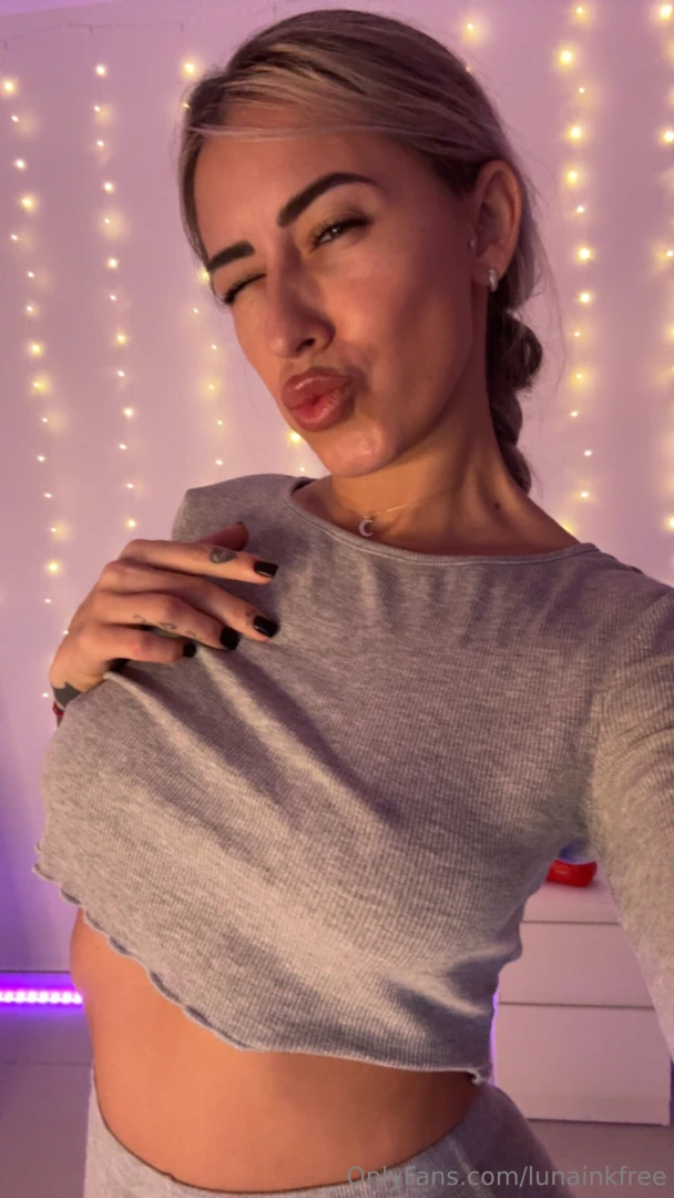 This vibrator is hitting all the right spots come join me for a 