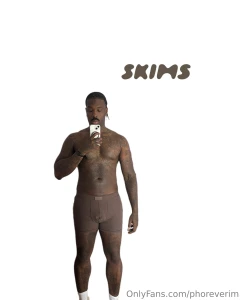 Who wants my new set of boxers message me