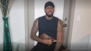 Solo dick stroke session just dropped