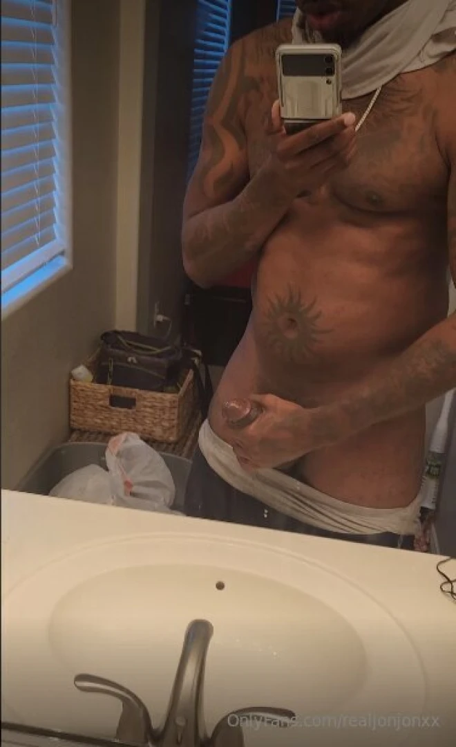 Solo dick stroke drops today at 5pm pst 