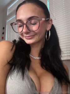 Heya what kind of content do you want to see more of from me help me part 2