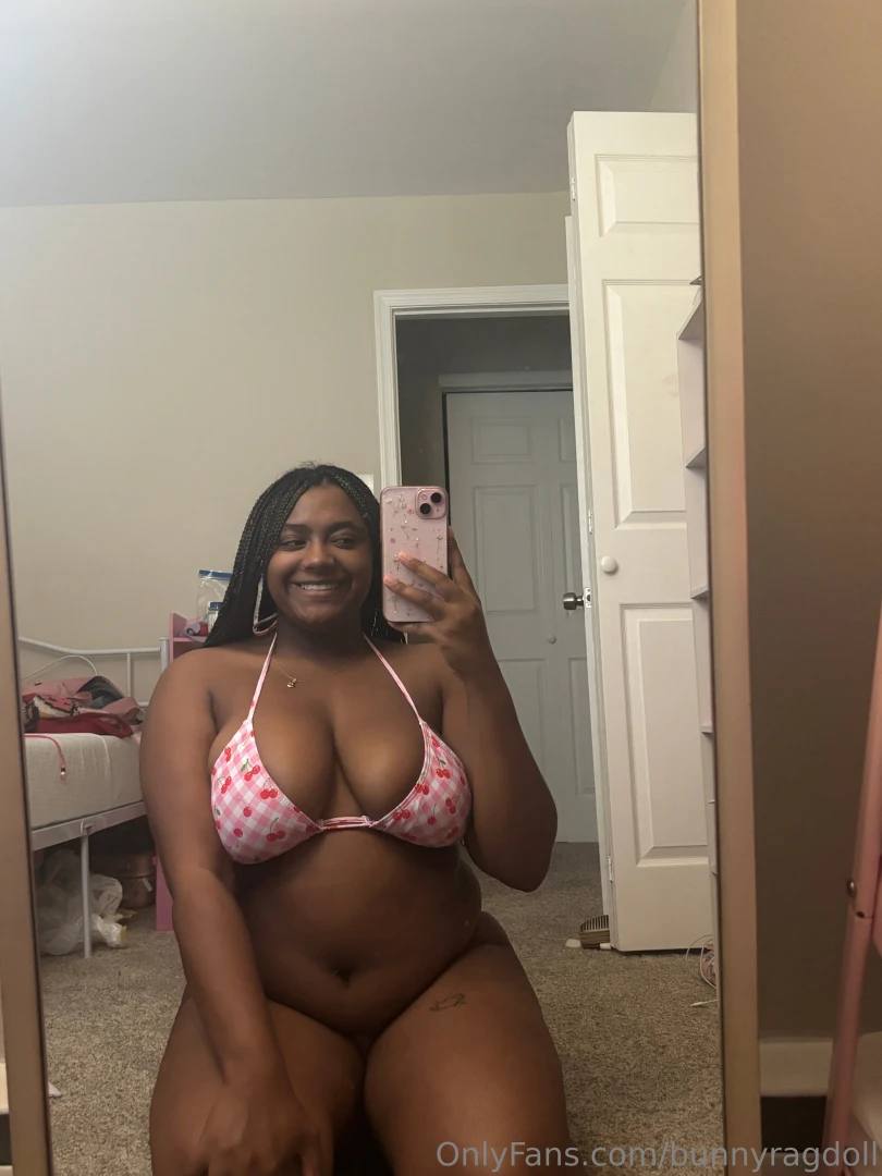 Beach day with bunny 