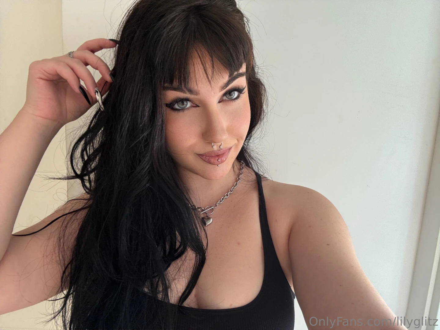 A n te estoy esperando en mi dm demoras 