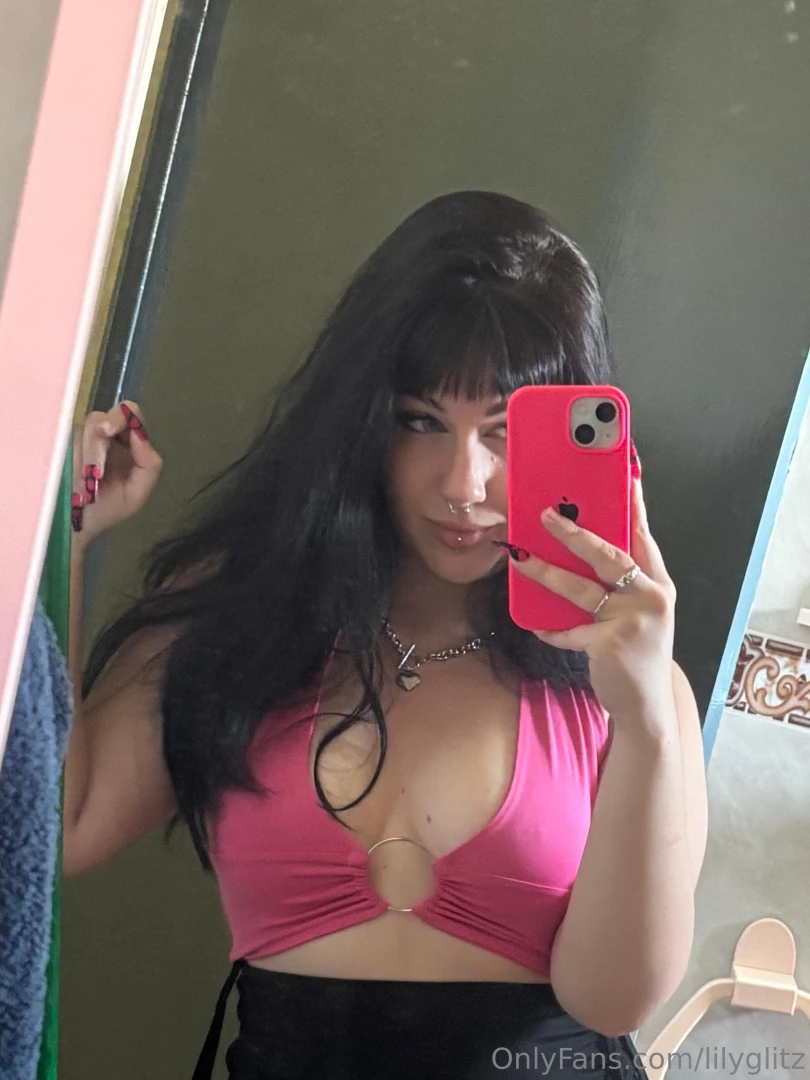 Holiii crees que deberia ya ponerme el pijamaa 