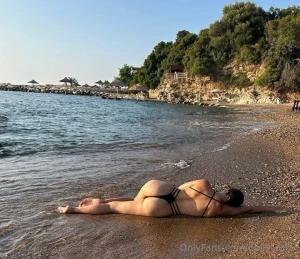 Looking at this photo makes me crave the sea but without my husband so