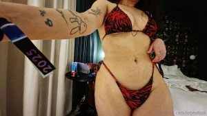 Currently at twitchcon some cute shots from my hotel room part 2