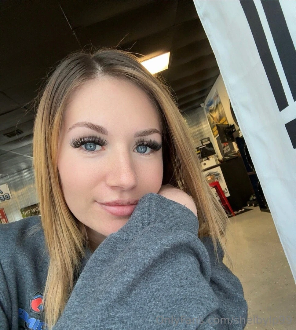 The snow makes my eyes pop 