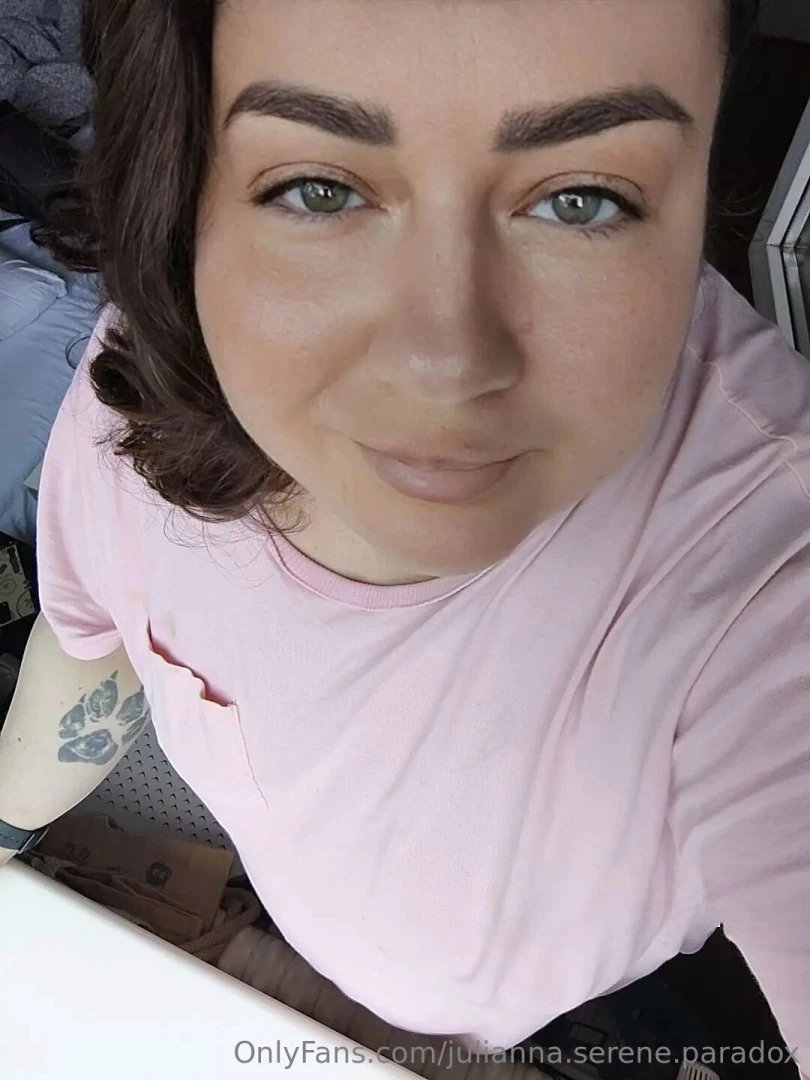 Hey loves how are you today is your day going well i hope you re 