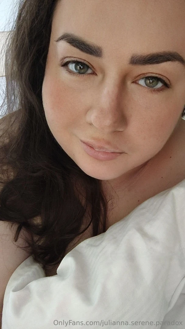 Today just feels soft the kind of day where the sun feels like a hug 