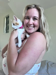 Morning cuddles main page - fullerbustbestie