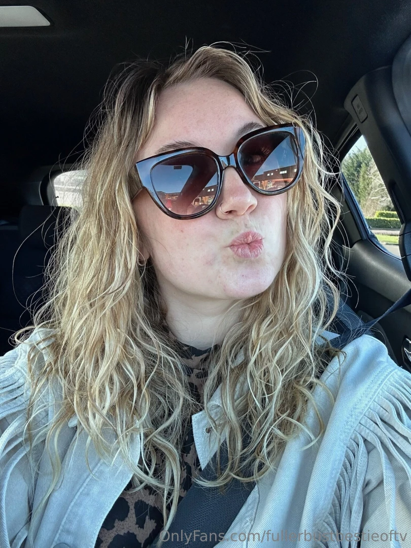 Happy friday main page - fullerbustbestie 