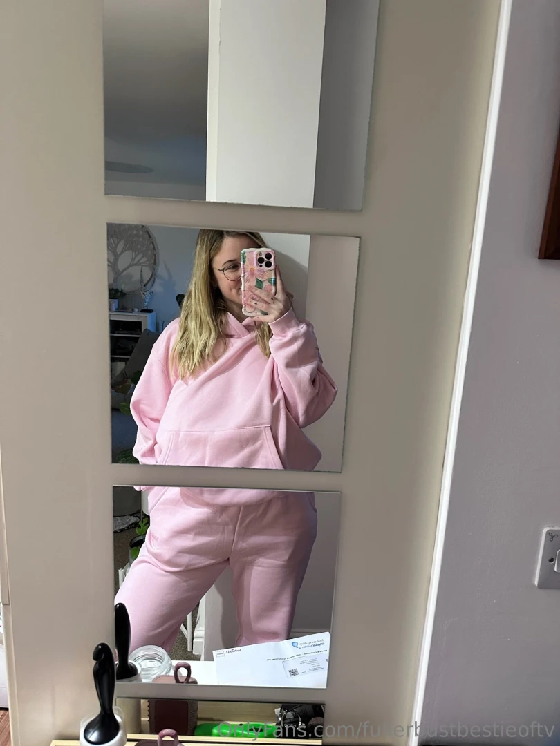 Cosy day mainpage fullerbustbestie 