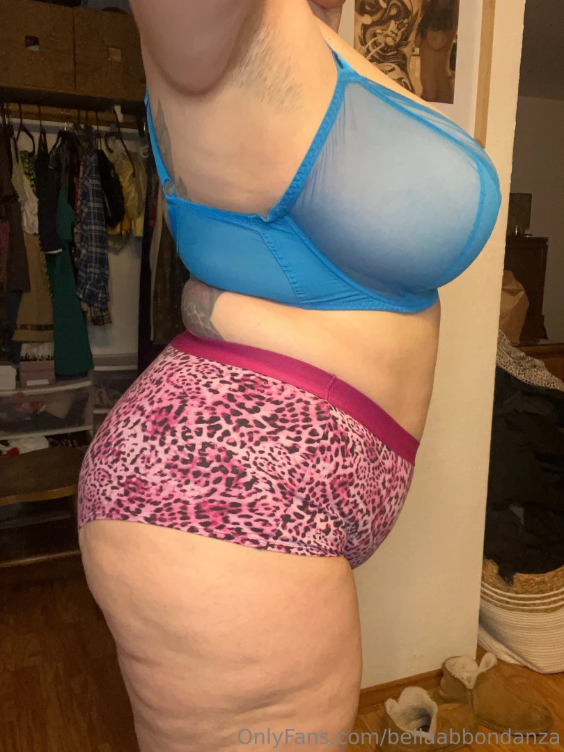 I love how you can see the difference between holding it in and 