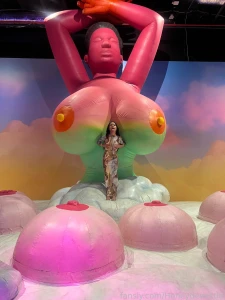 Tittytuesday at the museum of sex miami honeydewlittle petite cammodel part 1