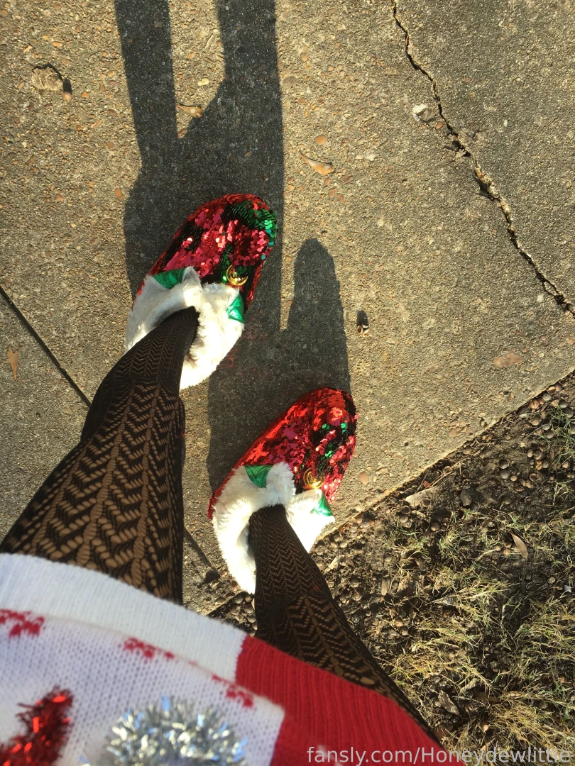 Would you let me step on you honeydewlittle footfetish feet pussy ass 