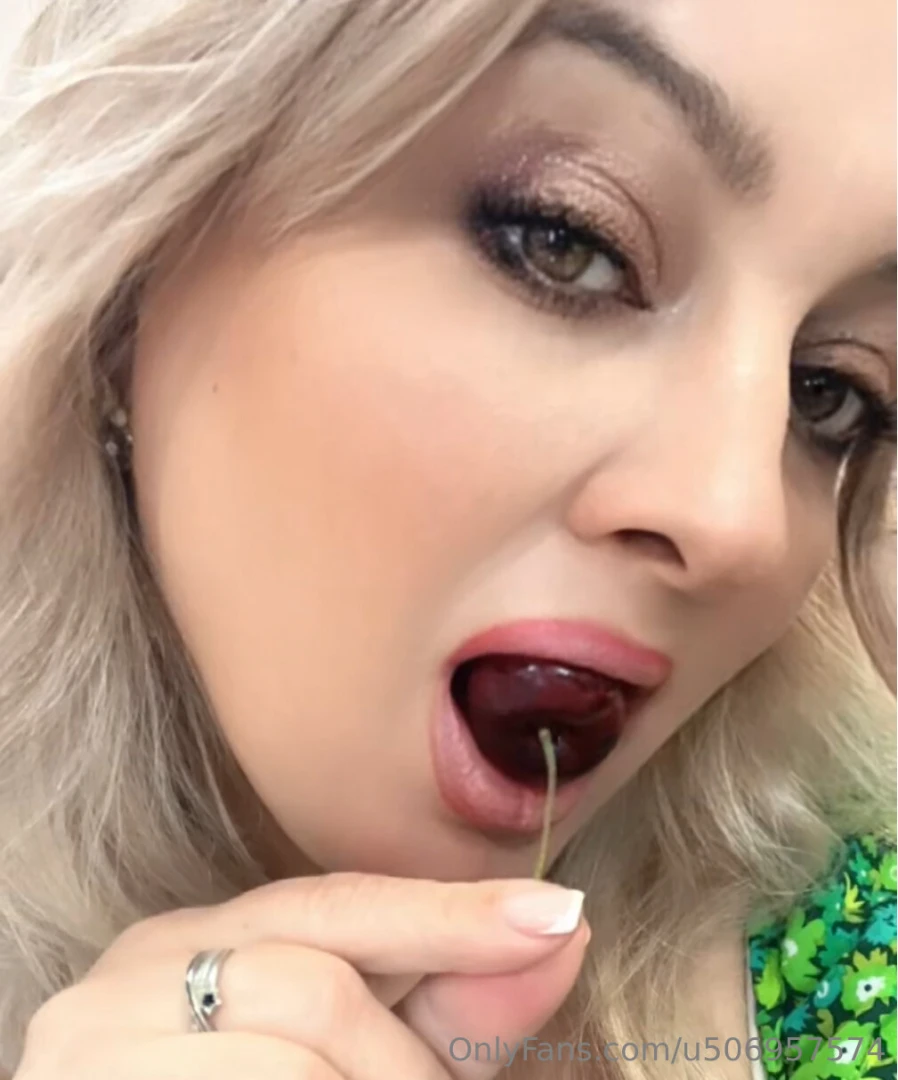 Private photo 5 video 15 tell me what turns you on and i ll make it 