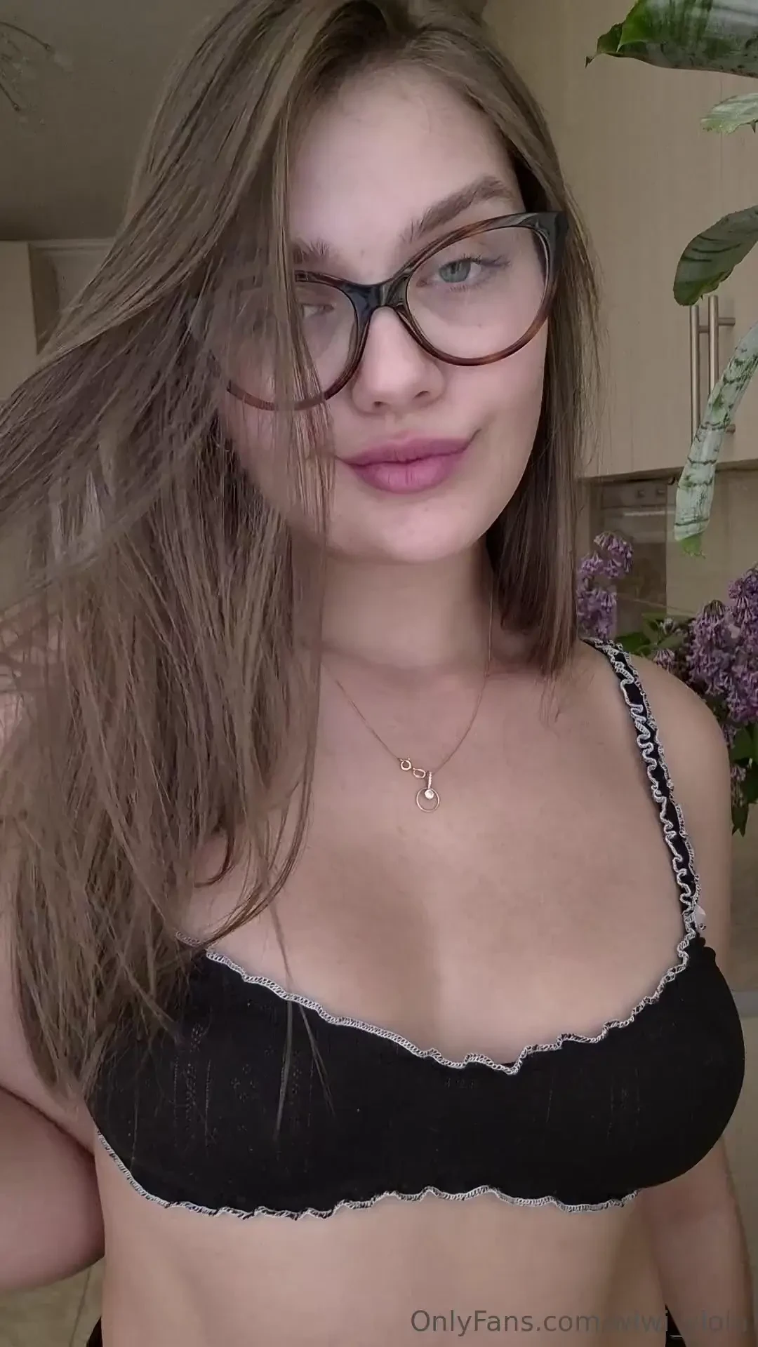 Would you have a hard time thinking about food if your girlfriend 