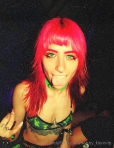 Happy fridayyyy any fun plans this was me last friday at a rave do you