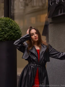 I don t rush i move like i know who s watching but i don t stop for