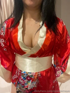 This kimono does wonders for my figure hello cleavage who knew