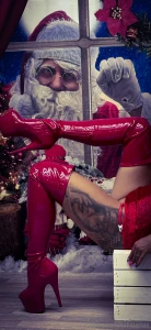 Kiss my redlatexboots