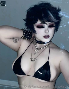 New cosplay tomorrow w this top just tried it on real quick before i part 1