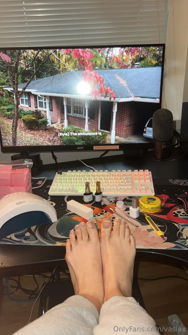 Okay so i just launched my feet lovers club if that s your thing you 