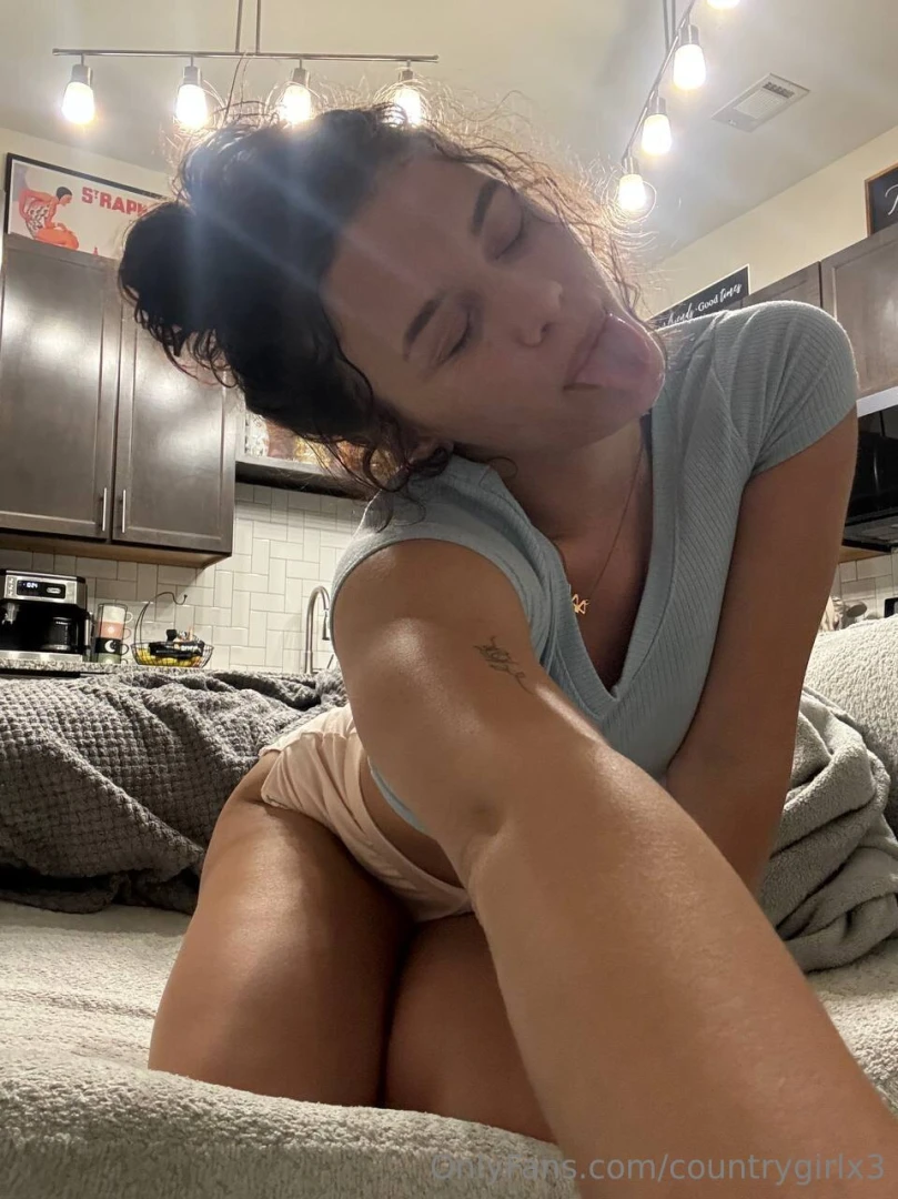 Happy now message me so i can make you happy too 