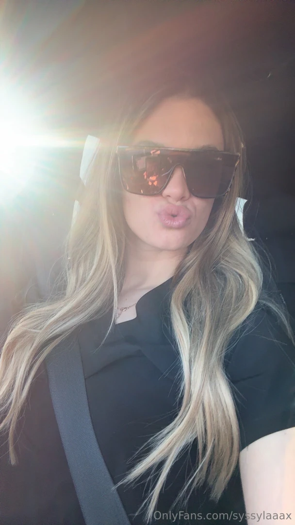 Sun s out selfie s on 