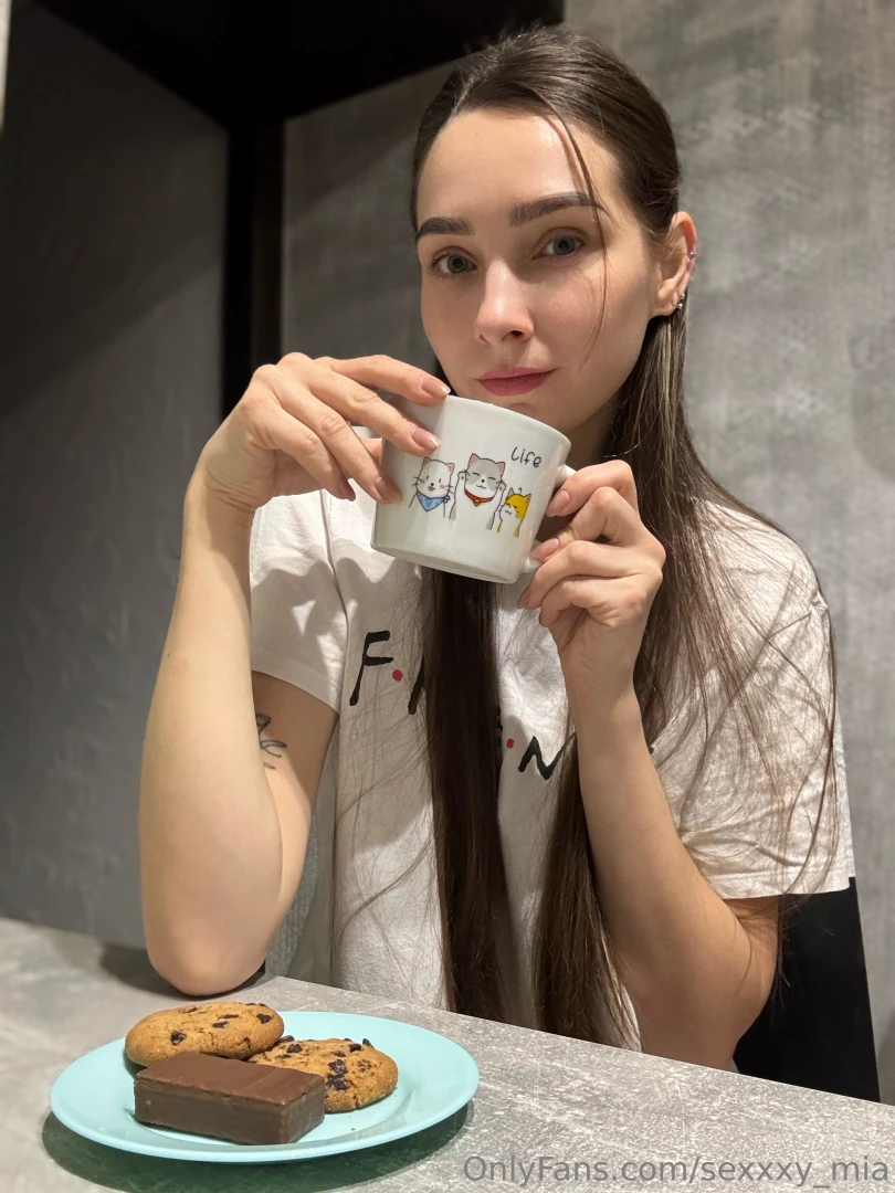 I m eating cookies and i could be eating you sweet 