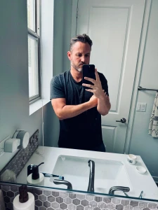 The mirror was looking lonely so i gave it some company