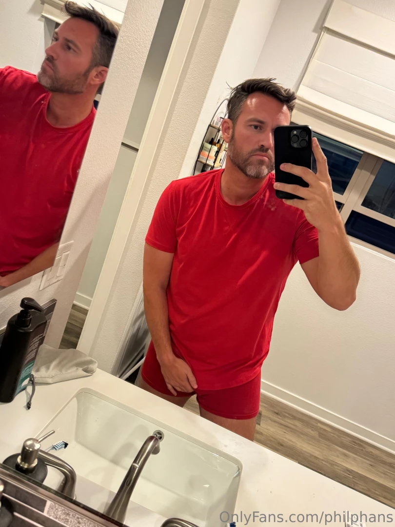 All red tonight inspired by the amazing solangesex1608 