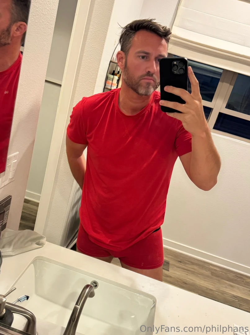 All red tonight inspired by the amazing solangesex1608 part 3 