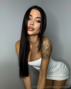 Do blue eyes look good on me