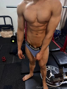 Would you fuck me at the middle of the gym part 3