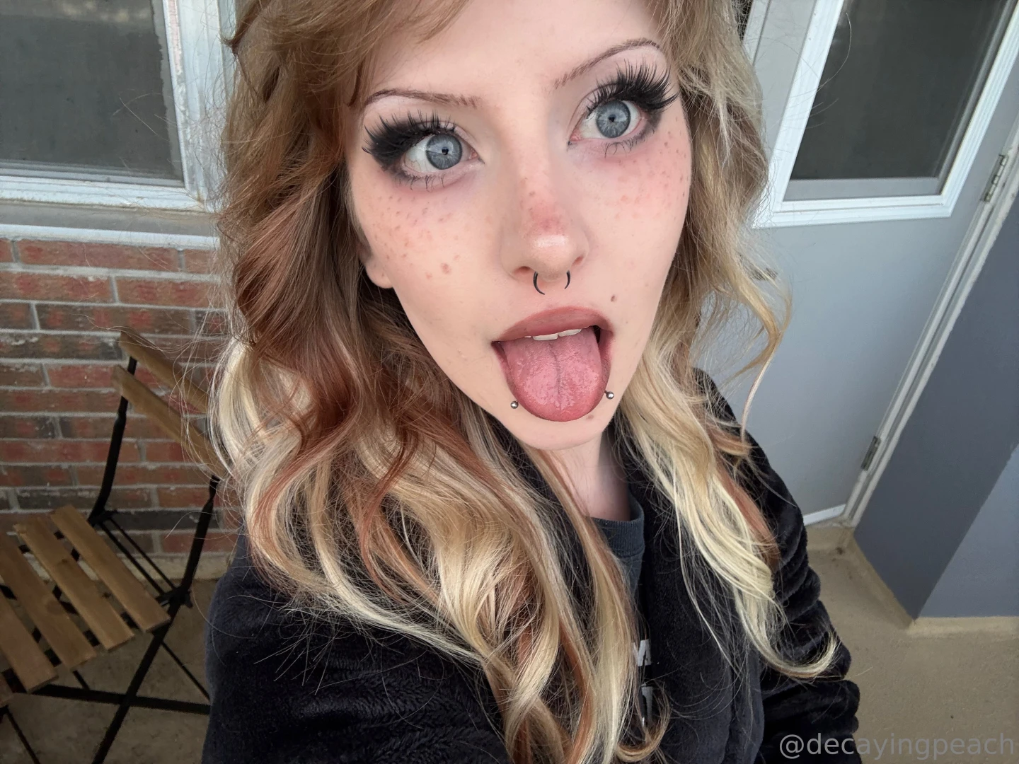 The eyes i look at you with while 