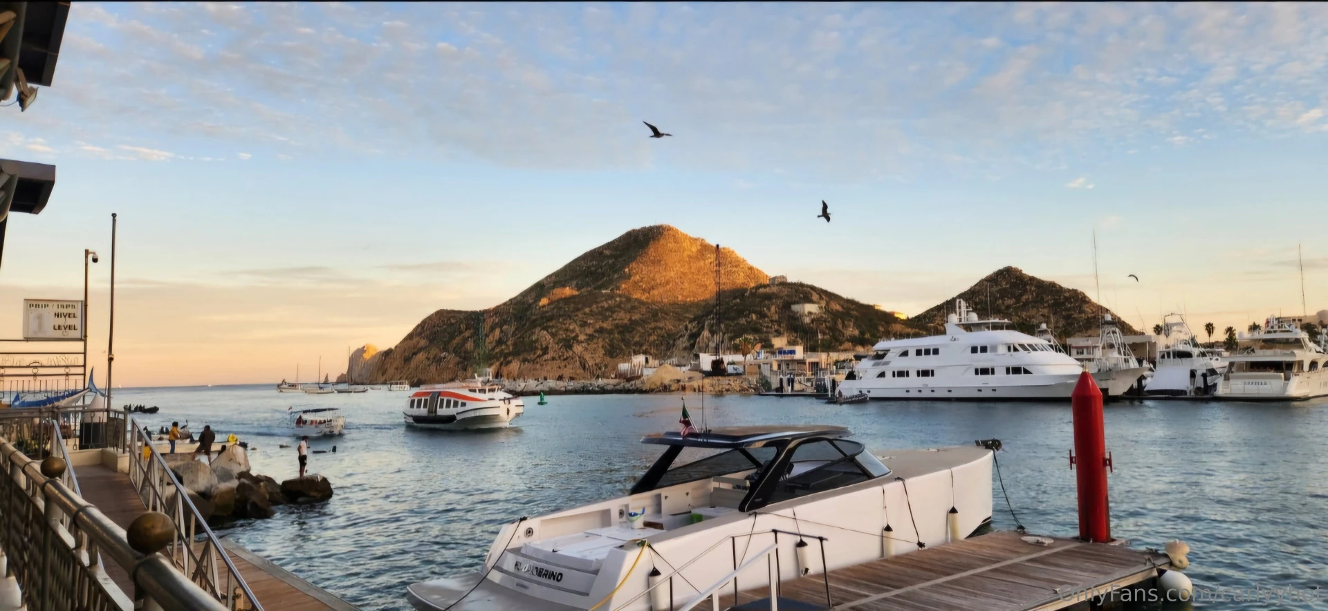 I love the sea and masturbate as well 