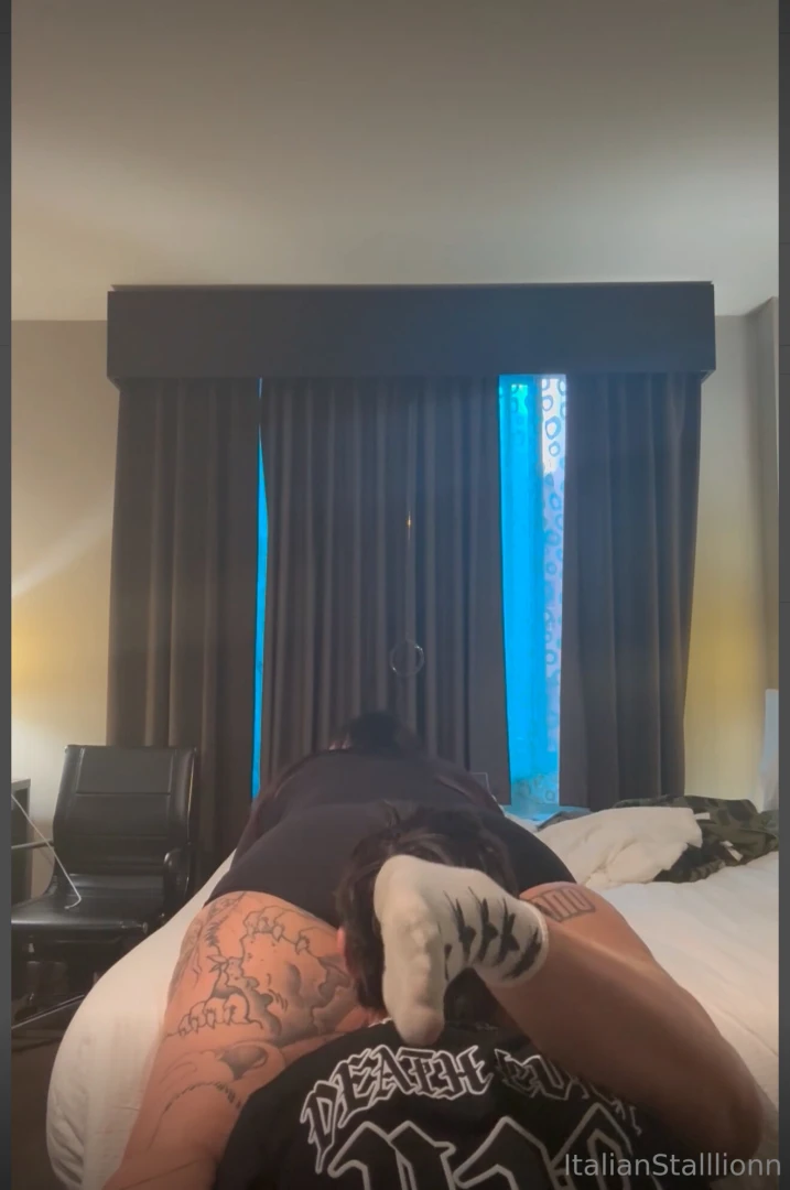 Lock in dm me to purchase new content 