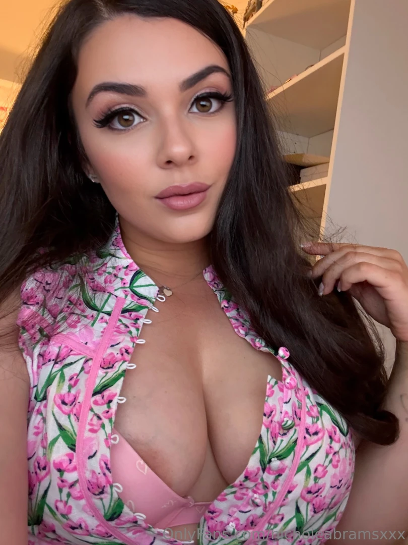 Milf forgot her panties part 1 