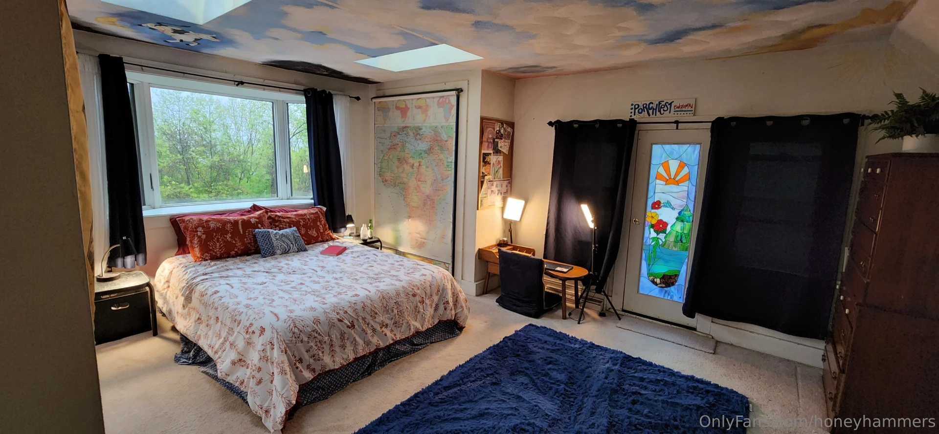 Honey ham s main stage is set unless im filming on location- this is part 1 