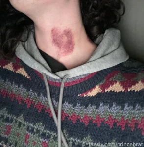 I love getting hickeys part 1