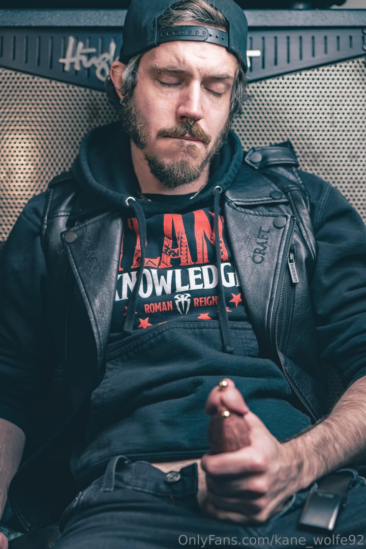 Wrap your lips around it pull 